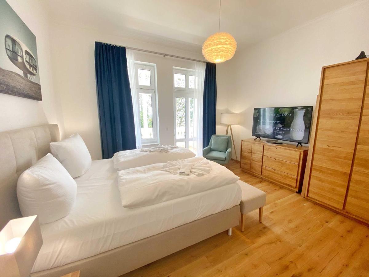Villa Jenny - Ferienappartement 1 Mit Meerblick Сасниц Екстериор снимка