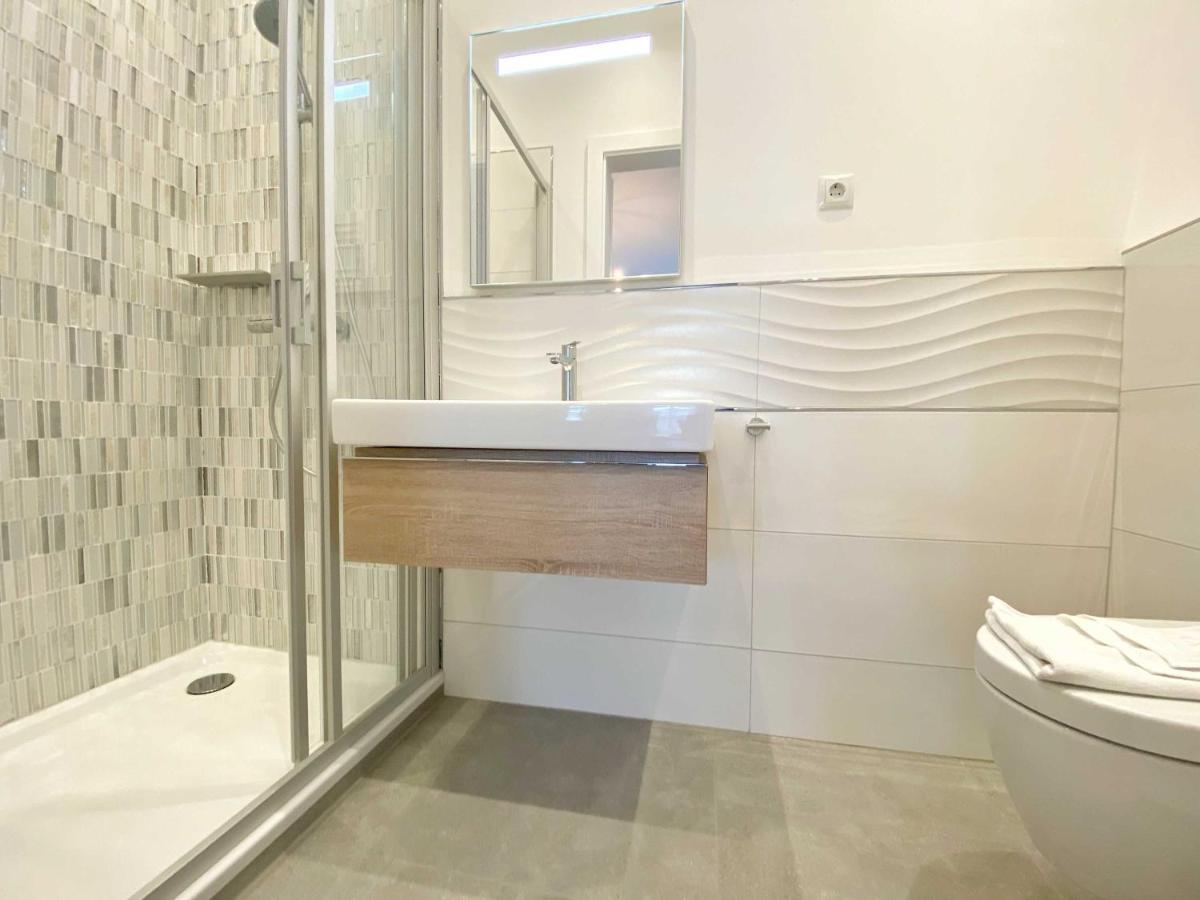 Villa Jenny - Ferienappartement 1 Mit Meerblick Сасниц Екстериор снимка